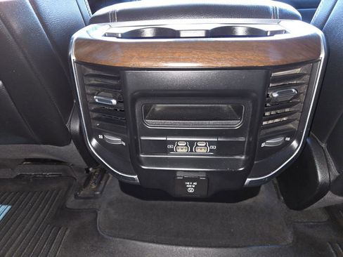 Used 2022 RAM 1500 Laramie AWD/4WD image 12