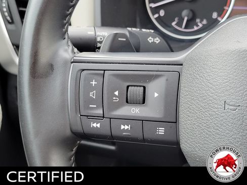 Used 2025 Nissan Rogue SV FWD image 29