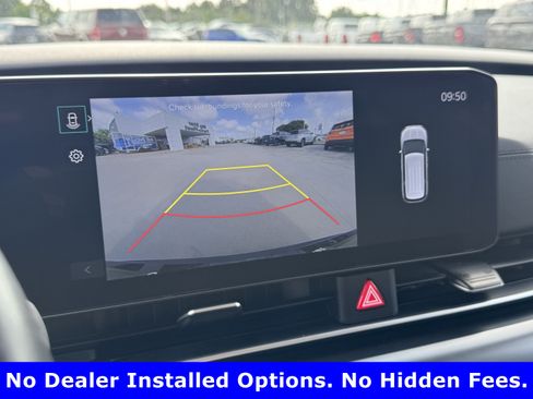 Used 2025 Kia Carnival FWD image 17