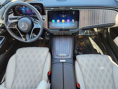 Used 2025 Mercedes-Benz E 350 4MATIC Sedan image 25