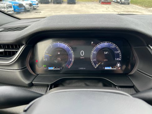 Used 2024 Jeep Grand Cherokee Altitude image 28