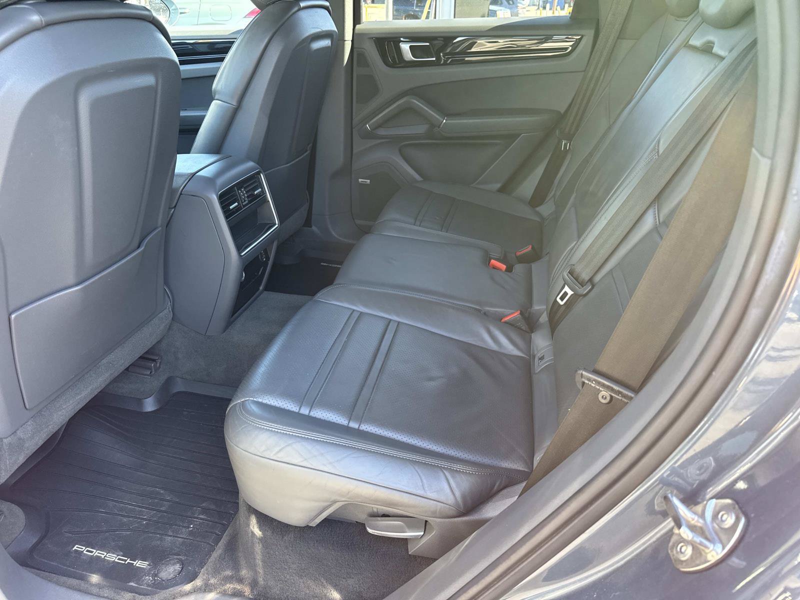 Used 2019 Porsche Cayenne AWD/4WD image 15