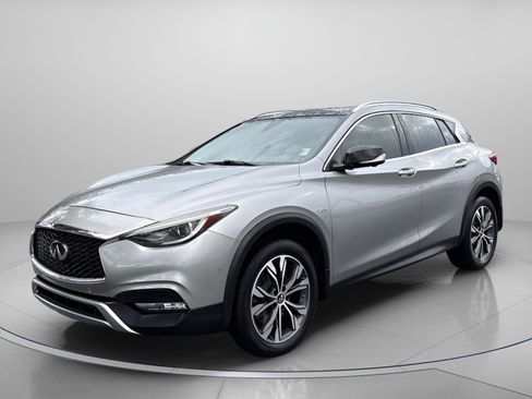 Used 2018 INFINITI QX30 Premium w/ Cargo Package image 2