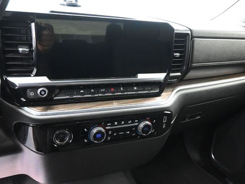 Used 2023 Chevrolet Silverado 1500 LT image 13