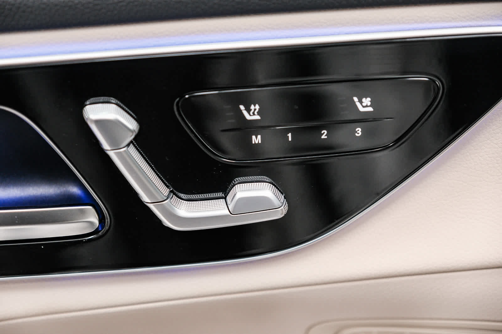 Certified 2026 Mercedes-Benz GLC 300 image 29