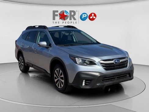 Used 2022 Subaru Outback Premium image 7