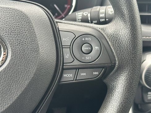 Certified 2025 Toyota RAV4 XLE AWD/4WD image 40