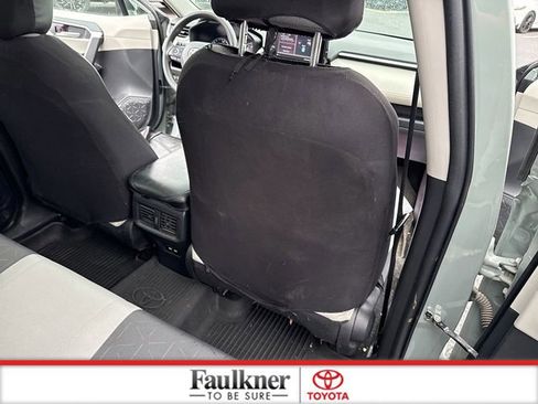 Used 2021 Toyota RAV4 XLE w/ Convenience Package AWD/4WD image 14