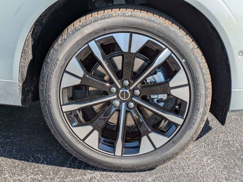 New 2026 Volvo XC60 B5 Plus w/ Protection Package Premier image 11