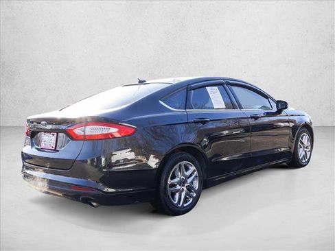 Used 2015 Ford Fusion SE image 5