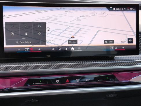 Used 2025 BMW 750e xDrive image 24