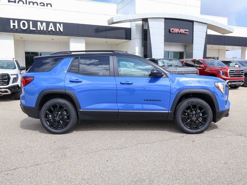 New 2026 GMC Terrain Elevation w/ Elevation Premium Package FWD image 2