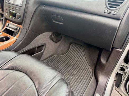 Used 2012 Buick Enclave Premium image 30