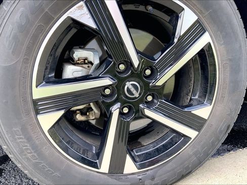 Used 2024 Nissan Sentra SV FWD image 3