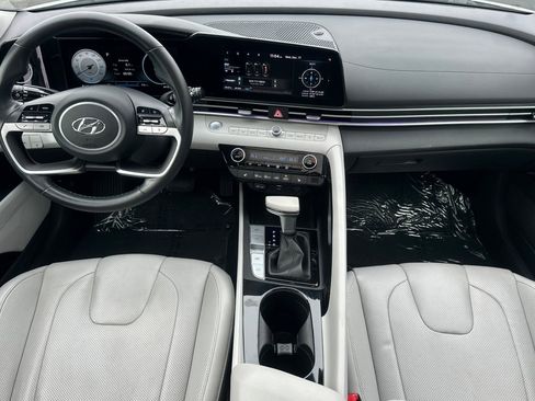 Used 2021 Hyundai Elantra Limited image 13