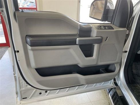 Used 2018 Ford F150 XLT w/ Equipment Group 302A Luxury image 9