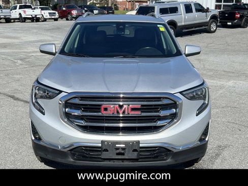 Used 2020 GMC Terrain SLT image 2