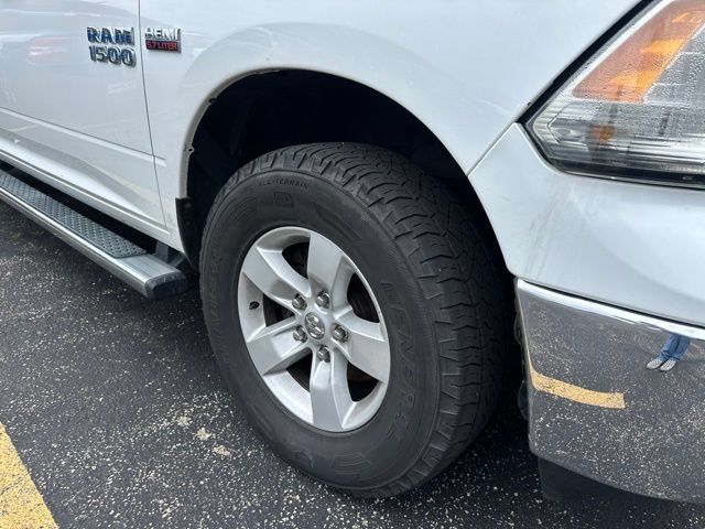 Used 2017 RAM 1500 Classic SLT AWD/4WD image 3