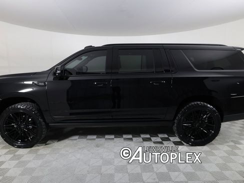 Used 2026 GMC Yukon XL Denali w/ Denali Reserve Package image 8