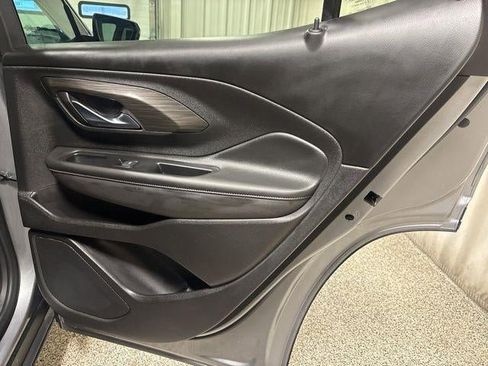 Used 2023 GMC Terrain SLT image 24