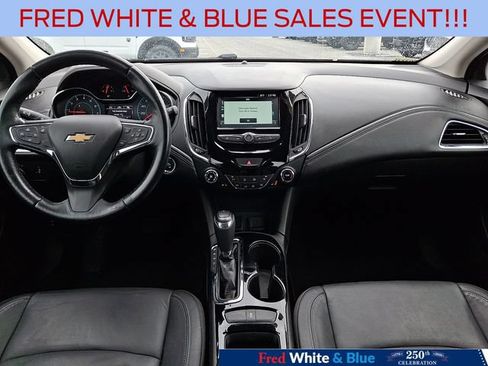 Used 2018 Chevrolet Cruze Premier FWD image 15