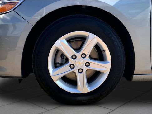 Used 2025 Chevrolet Malibu LS image 11