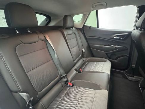 Used 2025 Chevrolet Trax LT w/ LT Convenience Package FWD image 33
