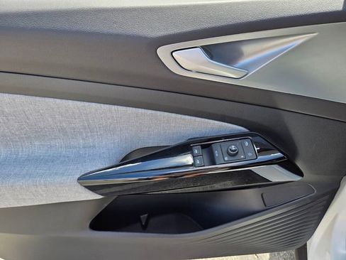 New 2026 Volkswagen ID.4 Pro RWD image 9
