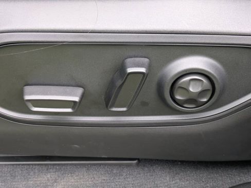 New 2025 Jeep Grand Cherokee Altitude image 18