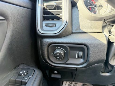 New 2026 RAM 1500 Express AWD/4WD image 15
