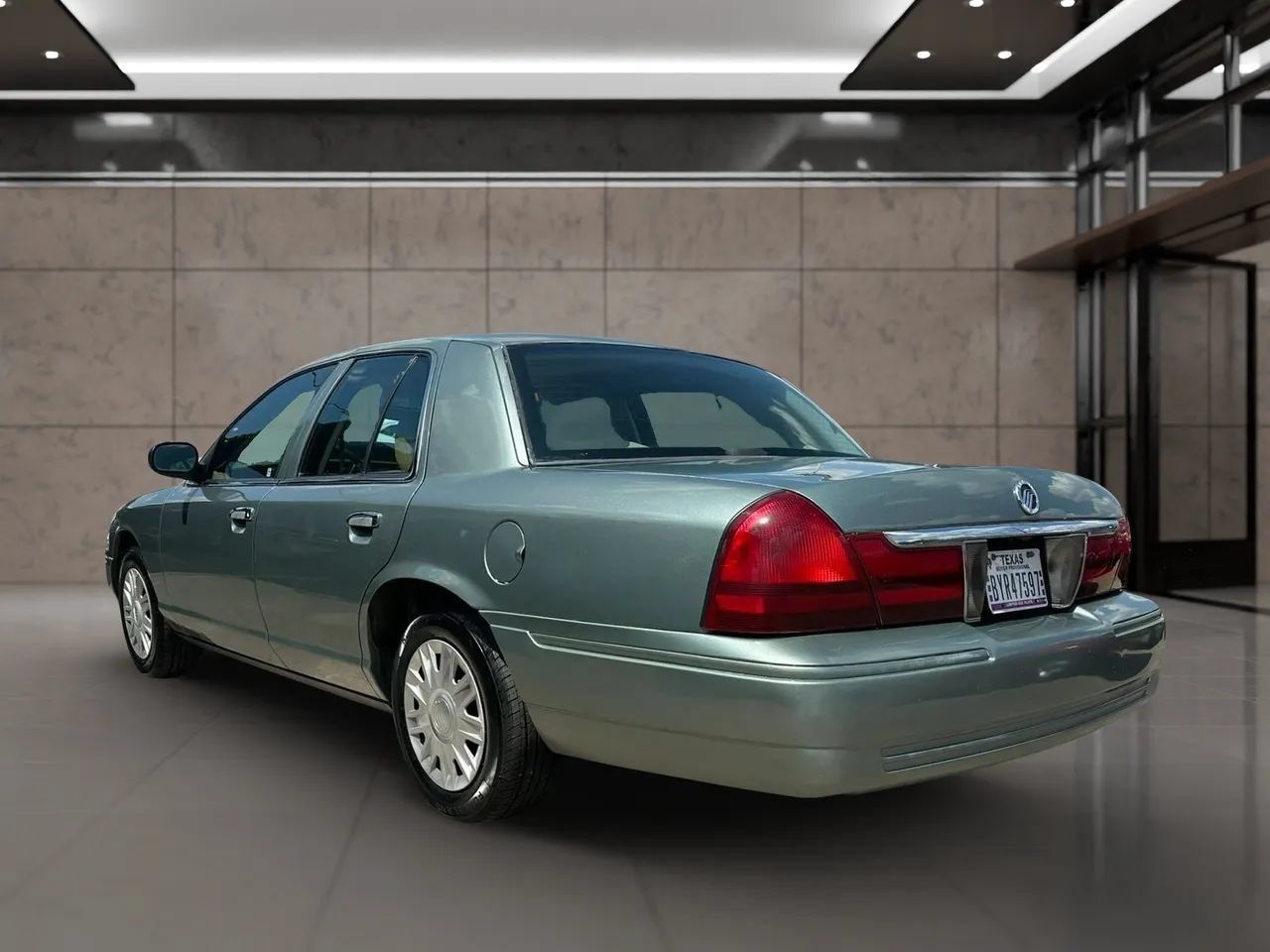 Used 2005 Mercury Grand Marquis GS RWD image 3