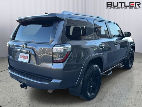 Used 2016 Toyota 4Runner SR5 image 5