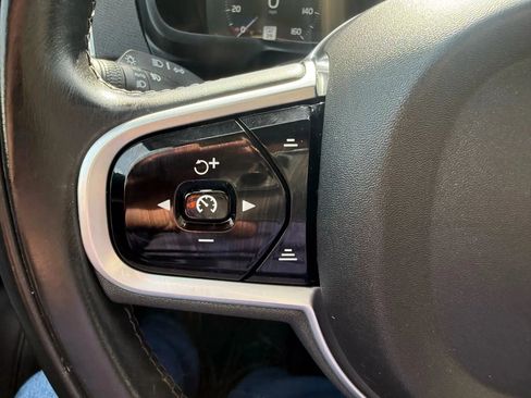 Used 2019 Volvo XC90 T6 Momentum w/ Protection Package Premier image 13