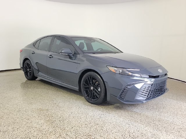 Used 2025 Toyota Camry SE w/ Convenience Package FWD image 4