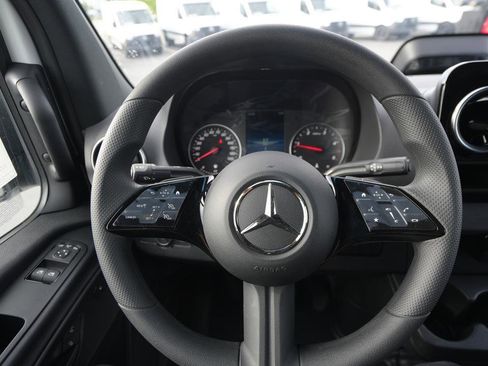 New 2025 Mercedes-Benz Sprinter 2500 image 12