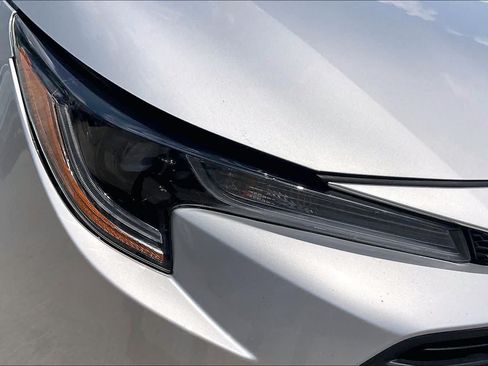 Used 2025 Toyota Corolla LE FWD image 24
