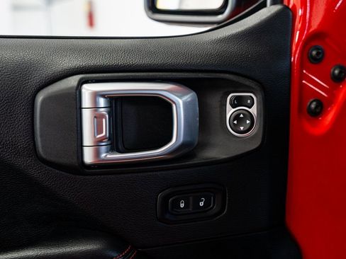 Used 2020 Jeep Wrangler Unlimited Rubicon w/ Dual Top Group image 33