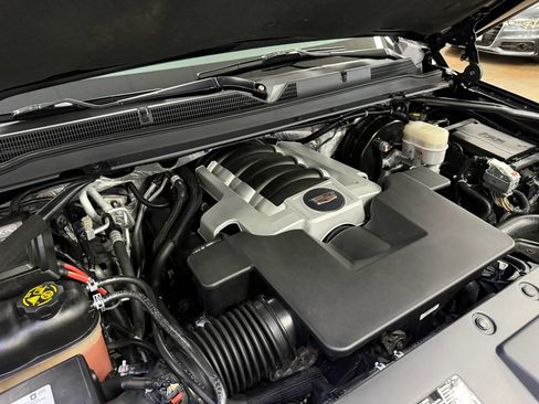 Used 2018 Cadillac Escalade Platinum RWD image 27