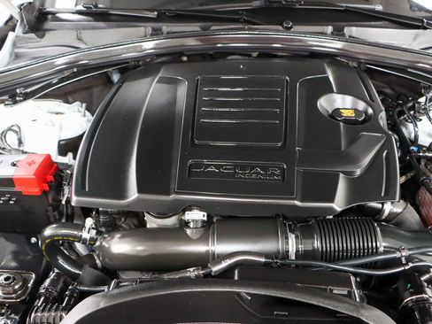 Used 2018 Jaguar F-PACE R-Sport image 31