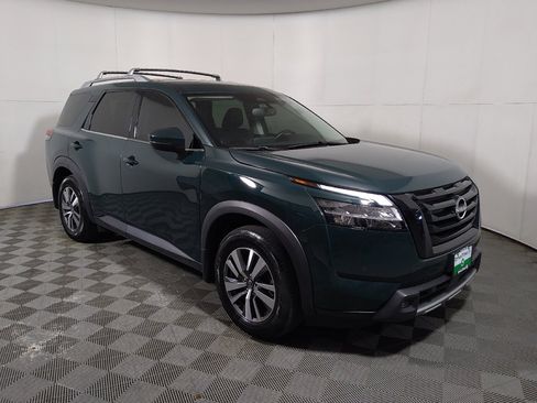 Used 2022 Nissan Pathfinder SL w/ SL Black Package AWD/4WD image 13