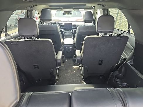 Used 2022 Ford Explorer ST w/ ST Street Pack image 9