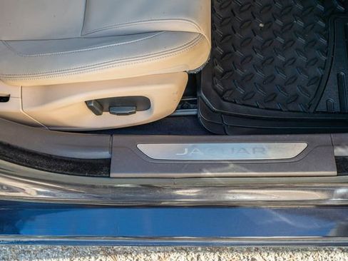 Used 2016 Jaguar XF Premium image 46