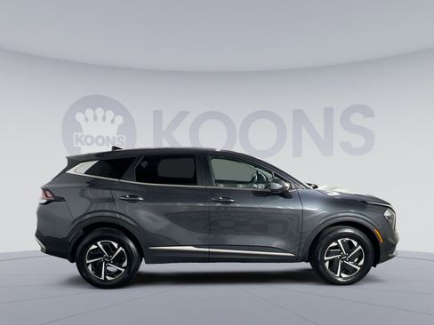 Used 2023 Kia Sportage LX image 8