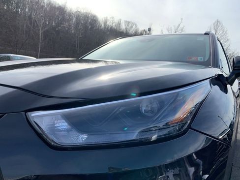 Used 2024 Toyota Highlander XLE image 29