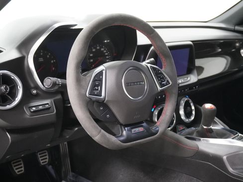 Used 2019 Chevrolet Camaro ZL1 image 10