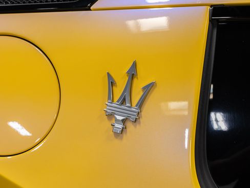 Used 2022 Maserati MC20 Coupe RWD image 24