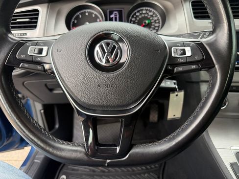 Used 2017 Volkswagen Golf S image 40