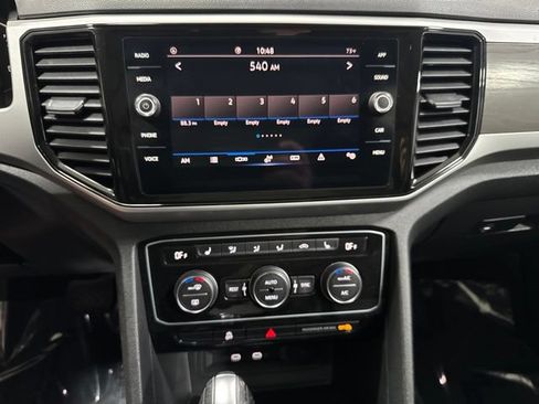 Used 2022 Volkswagen Atlas SE w/ Panoramic Sunroof Package FWD image 18