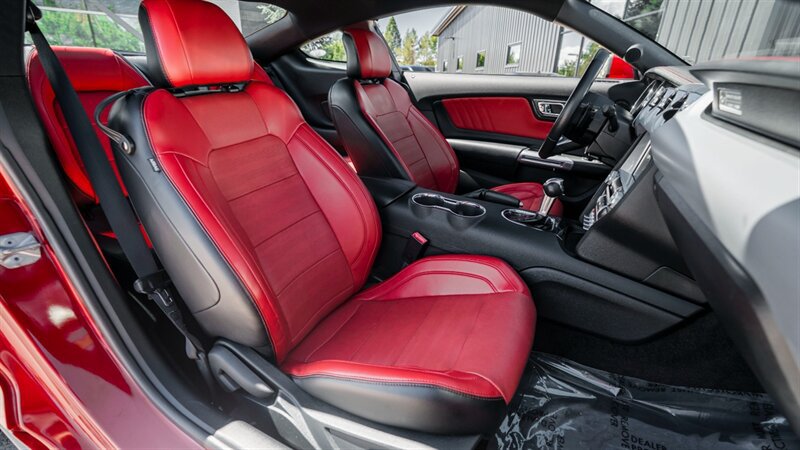 Used 2016 Ford Mustang GT Premium w/ Equipment Group 401A RWD image 20