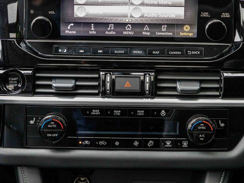 Certified 2025 Nissan Pathfinder SL w/ SL Premium Package image 12